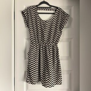 Candies Chevron Dress, Size Small, Black and White